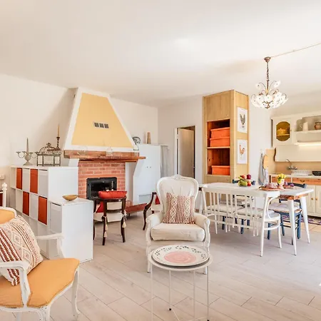Sassi Scritti - Carpino Nero Apartman Montefegatesi